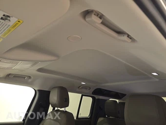 2020 Land Rover Defender 110 SE – miniatura 18