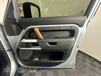 2020 Land Rover Defender 110 SE - miniatura 16