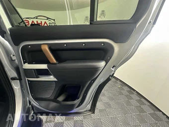 2020 Land Rover Defender 110 SE - miniatura 18