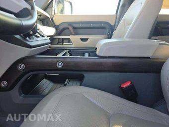 2020 Land Rover Defender 110 SE – miniatura 25