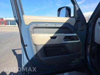 2020 Land Rover Defender 110 SE – miniatura 26