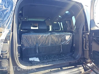 2020 Land Rover Defender 110 X - miniatura 16