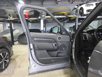 2020 Land Rover Discovery HSE - miniatura 9