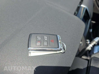 2020 Land Rover Discovery Sport S – miniatura 8