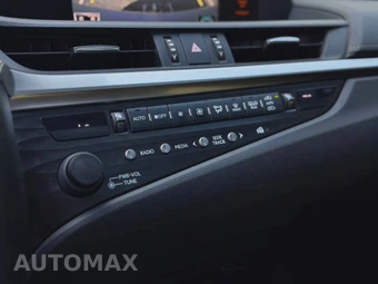2020 Lexus ES 300h – miniatura 16
