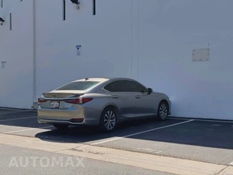 2020 Lexus ES 300h – miniatura 6
