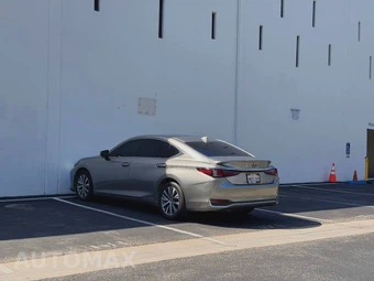 2020 Lexus ES 300h – miniatura 8