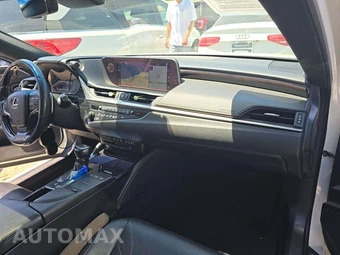 2020 Lexus ES 300h Luxury - miniatura 19