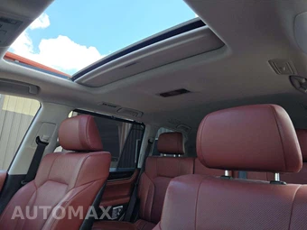 2020 Lexus LX 570 Three-Row – miniatura 11
