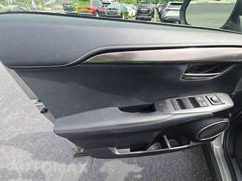 2020 Lexus NX 300 – miniatura 9
