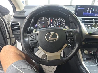 2020 Lexus NX 300 – miniatura 10