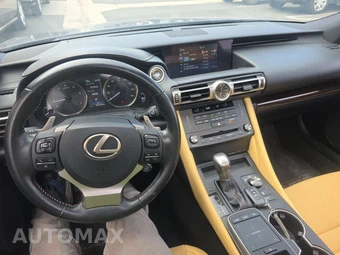 2020 Lexus RC 300 – miniatura 11