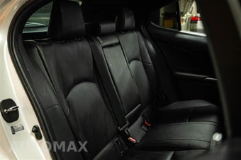 2020 Lexus UX 200 - miniatura 11