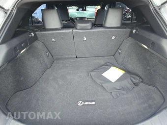 2020 Lexus UX 200 – miniatura 16