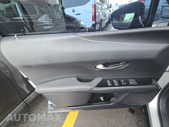 2020 Lexus UX 200 – miniatura 9