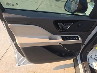 2020 Lincoln Aviator Reserve – miniatura 9