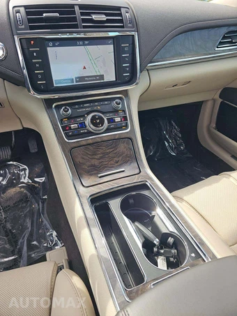 2020 Lincoln Continental Reserve – miniatura 10