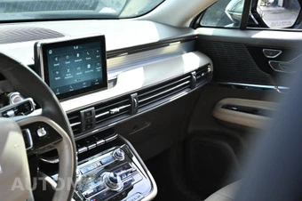 2020 Lincoln Corsair Standard - miniatura 11