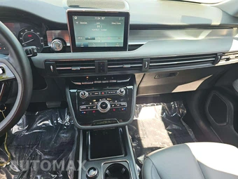 2020 Lincoln Corsair Standard – miniatura 10