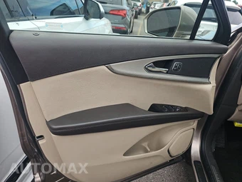 2020 Lincoln Nautilus Standard – miniatura 9