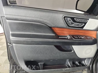 2020 Lincoln Navigator L Reserve – miniatura 9