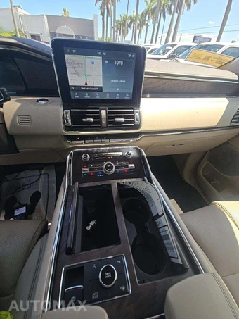 2020 Lincoln Navigator Reserve – miniatura 10