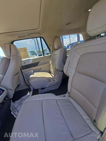 2020 Lincoln Navigator Reserve – miniatura 13