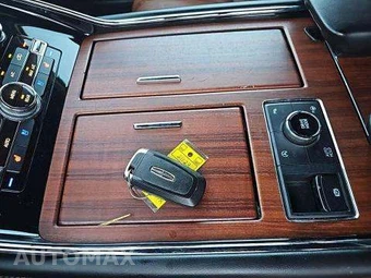2020 Lincoln Navigator Reserve – miniatura 9
