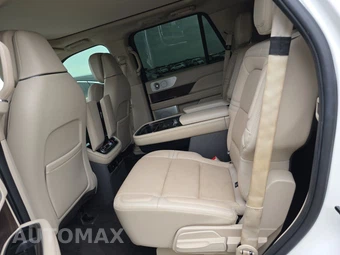 2020 Lincoln Navigator Reserve – miniatura 13