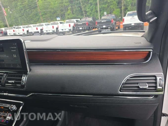 2020 Lincoln Navigator Reserve – miniatura 20
