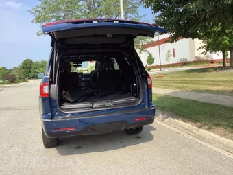 2020 Lincoln Navigator Reserve - miniatura 12
