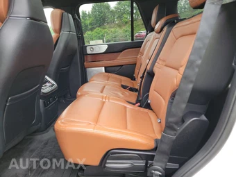 2020 Lincoln Navigator Reserve – miniatura 13