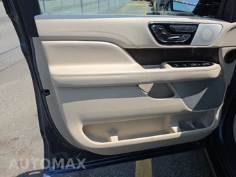 2020 Lincoln Navigator Reserve – miniatura 9