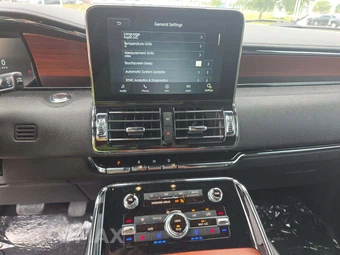 2020 Lincoln Navigator Reserve – miniatura 10