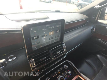 2020 Lincoln Navigator Standard – miniatura 11