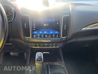 2020 Maserati Levante GranLusso – miniatura 11