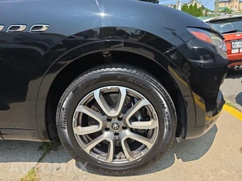 2020 Maserati Levante S – miniatura 9