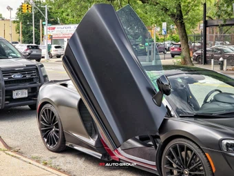 2020 McLaren GT – miniatura 12