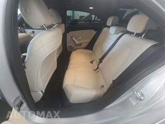 2020 Mercedes-Benz A 220 – miniatura 13