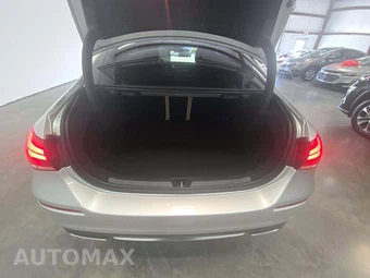 2020 Mercedes-Benz A 220 – miniatura 14