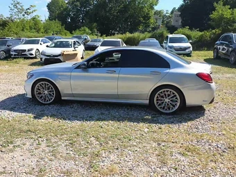 2020 Mercedes-Benz AMG C 63 S Sedan - miniatura 3