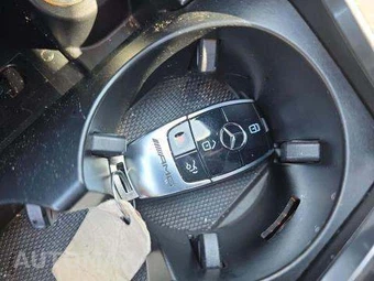 2020 Mercedes-Benz AMG C 63 S Sedan - miniatura 9