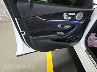 2020 Mercedes-Benz AMG E 53 4MATIC Sedan - miniatura 9