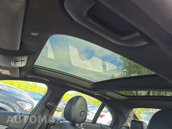 2020 Mercedes-Benz C 300 4MATIC Sedan - miniatura 17