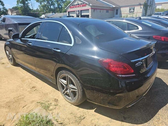 2020 Mercedes-Benz C 300 4MATIC Sedan - miniatura 2