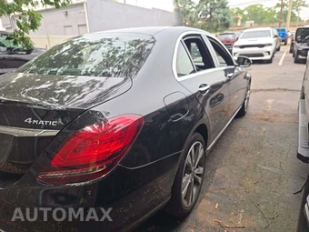 2020 Mercedes-Benz C 300 4MATIC Sedan – miniatura 3