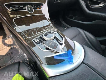 2020 Mercedes-Benz C 300 4MATIC Sedan - miniatura 8