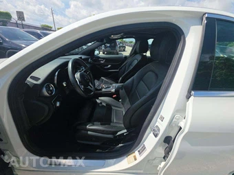 2020 Mercedes-Benz C 300 4MATIC Sedan - miniatura 3