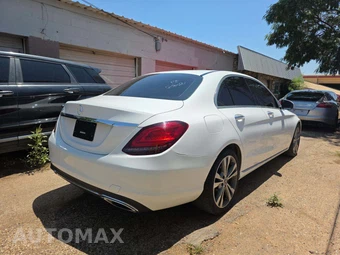2020 Mercedes-Benz C 300 Sedan - miniatura 3