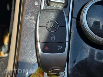 2020 Mercedes-Benz C 300 Sedan - miniatura 8